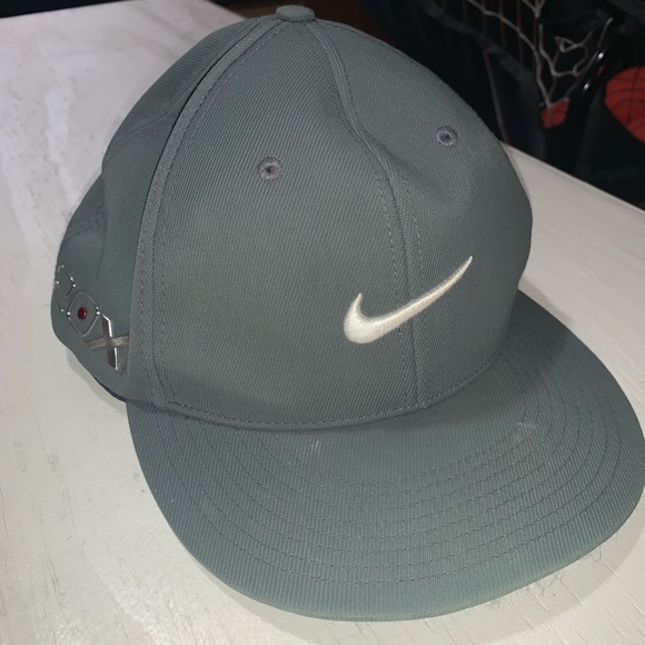 Nike Hat - Picture 1 of 2